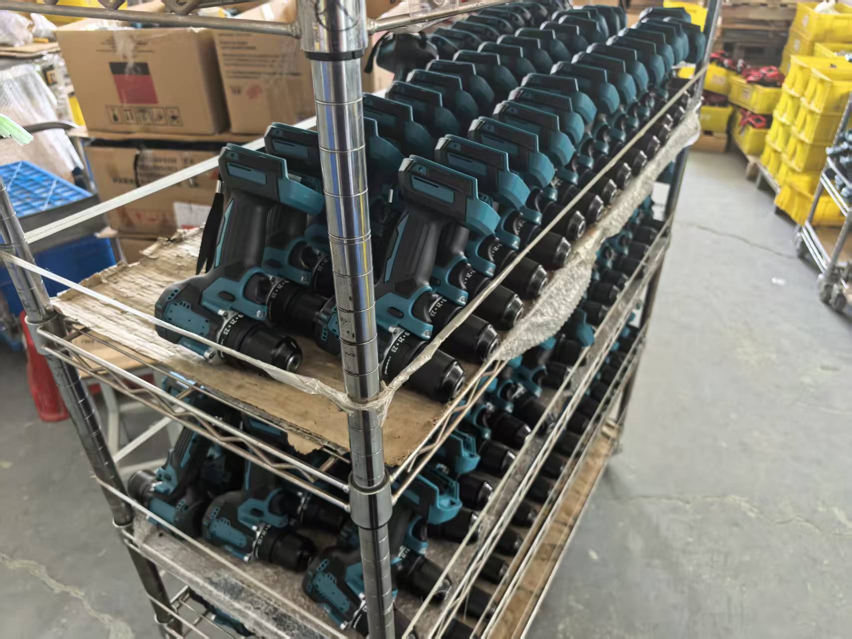 LONGI 工厂切割火花 1